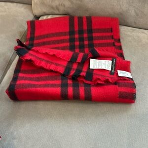 Banana Republic women’s scarf